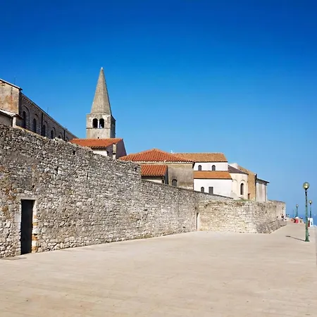 Strandnahe Piazzetta Porec